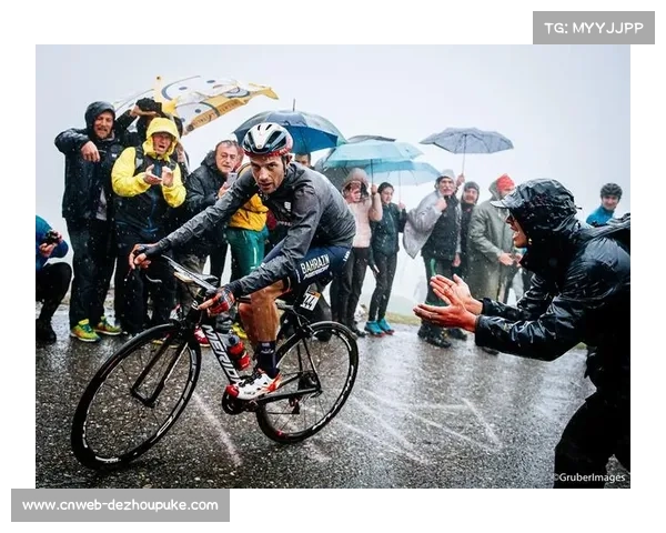 厄瓜多尔名将理查德·卡拉帕兹夺奥运会男子公路大组赛冠军